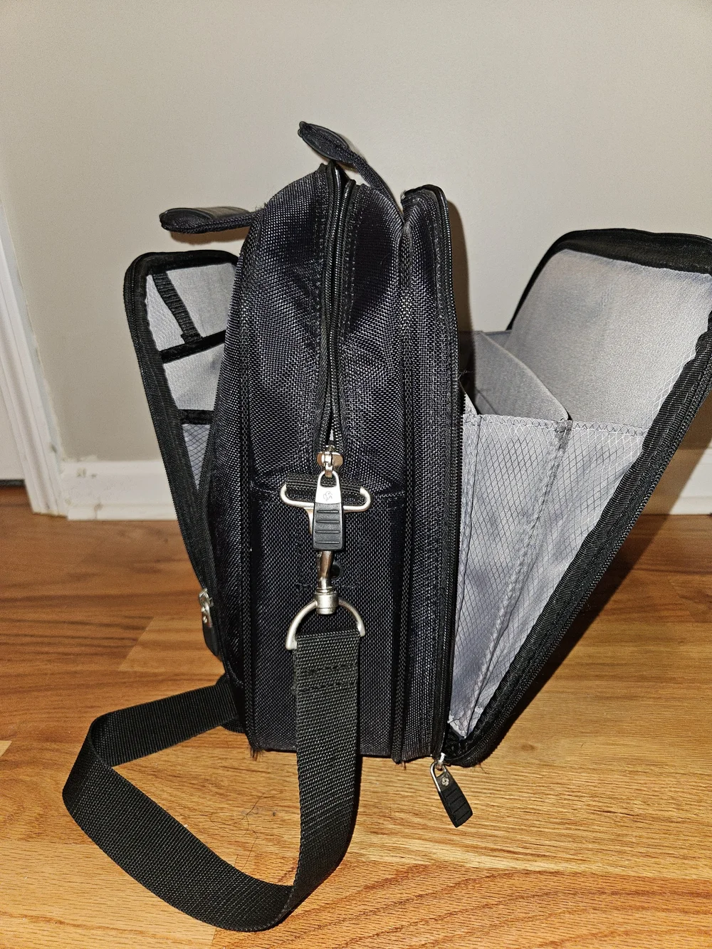 Samsonite Laptop Briefcase Messenger Bag Black Padded Computer Case Shoulder Str